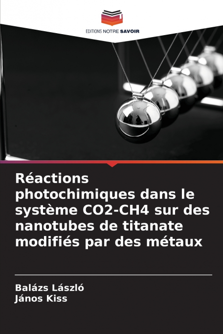 REACTIONS PHOTOCHIMIQUES DANS LE SYSTEME CO2-CH4 SUR DES NAN