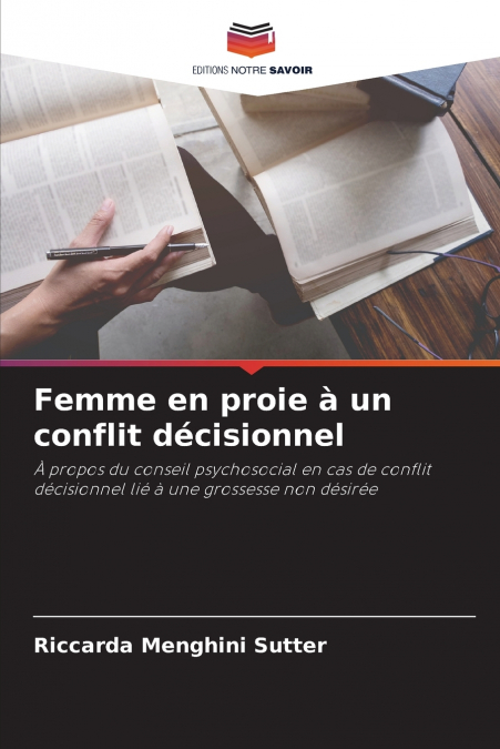 Femme en proie à un conflit décisionnel