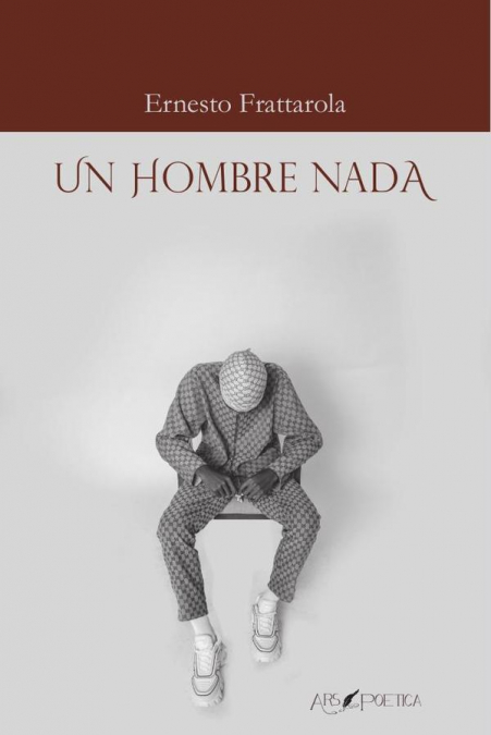 Un hombre nada